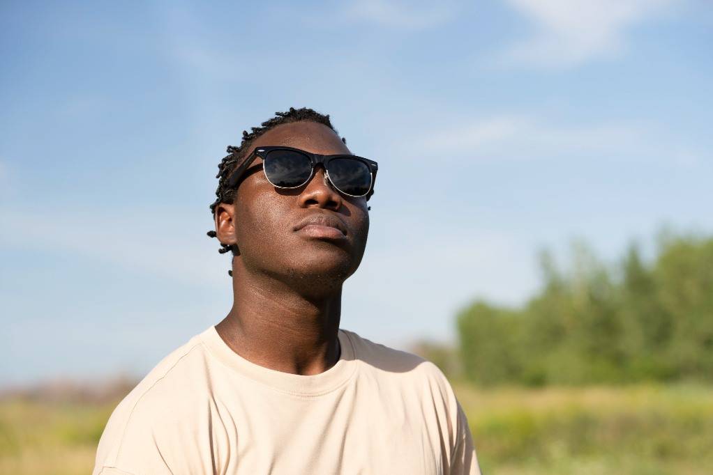 Comment choisir les meilleures lunettes de soleil pour les grosses têtes : 12 Top Picks