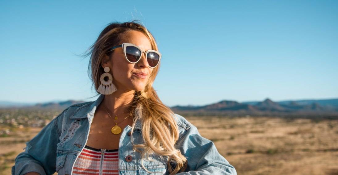 15 Meilleures lunettes de soleil pour les visages en forme de cœur en 2025