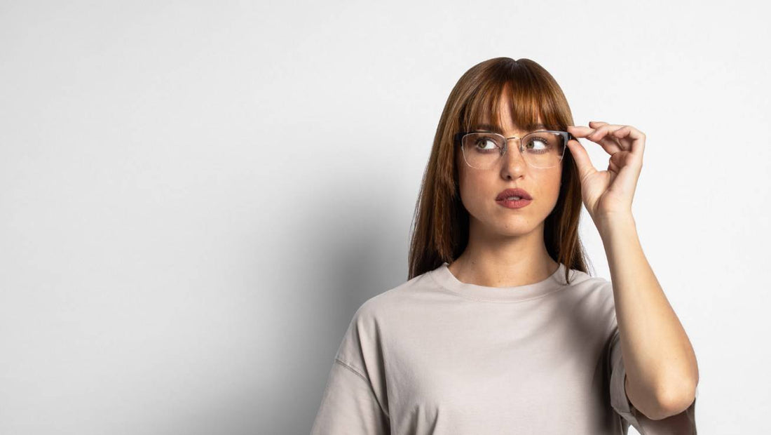Comment ajuster correctement des lunettes : Conseils pour un ajustement parfait