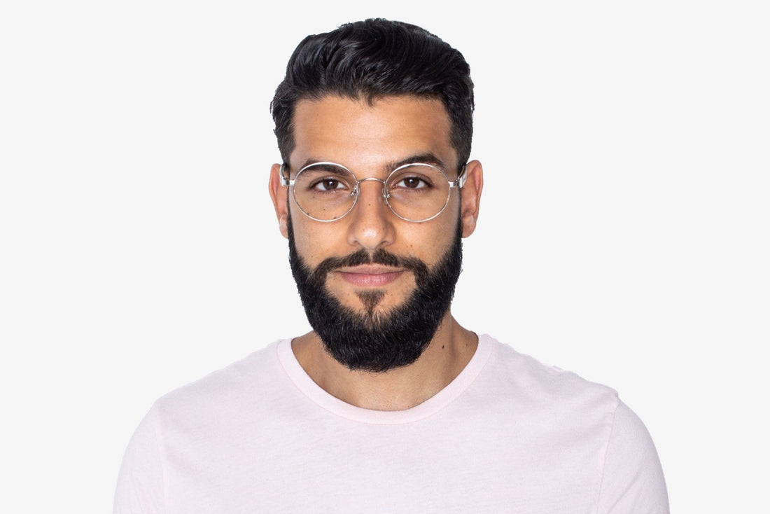 Homme portant Joy Silver, Lunettes rondes en métal argenté